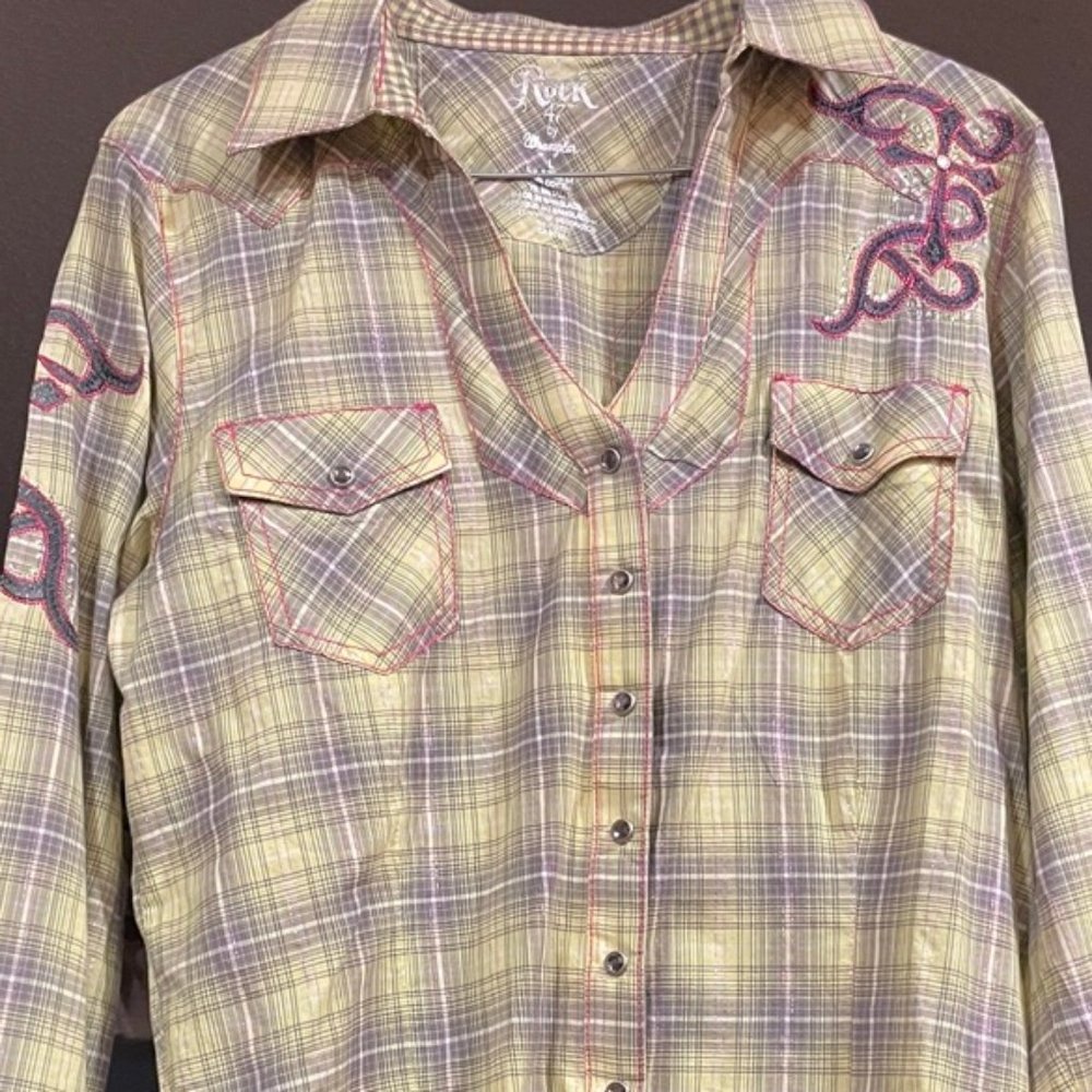 WRANGLER ROCK 47 RETRO WESTERN SNAPS WITH BLING SHIRT. L.